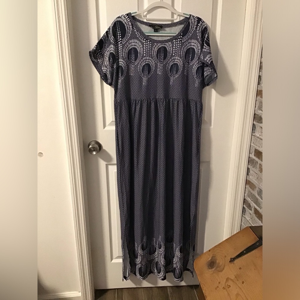 NWT! Suzanne Betro Black and Gray Maxi Dress